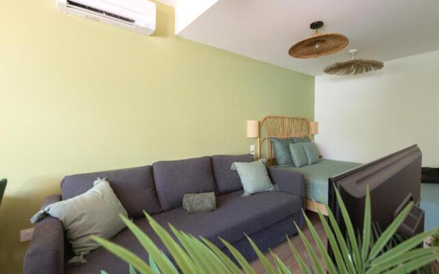 Au Bali Studio