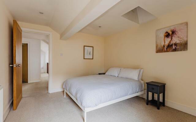Platform Avenues 5 Bed House