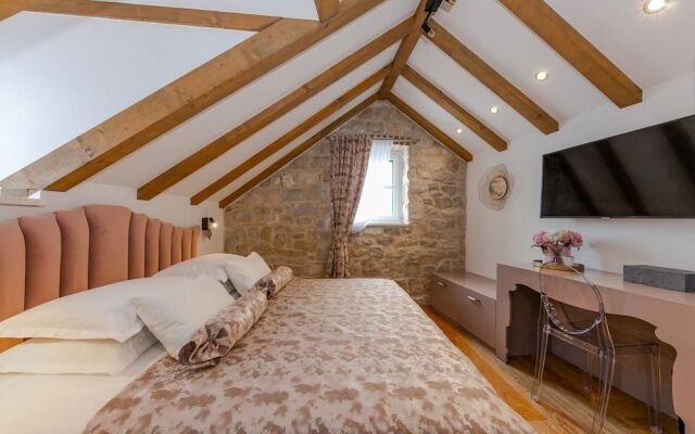Villa Bante - Luxury Stone House