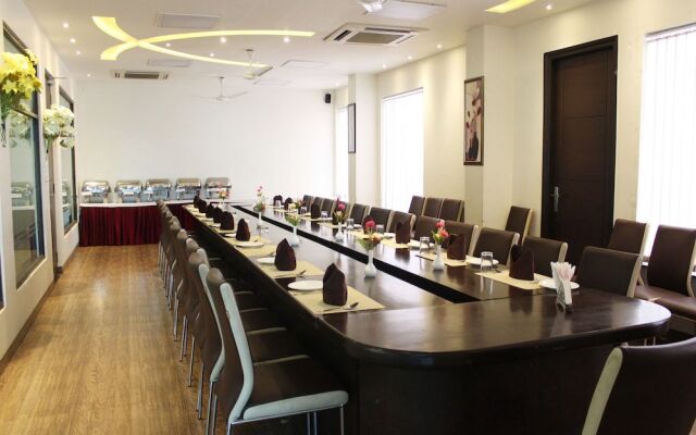 Hotel Madhushrie