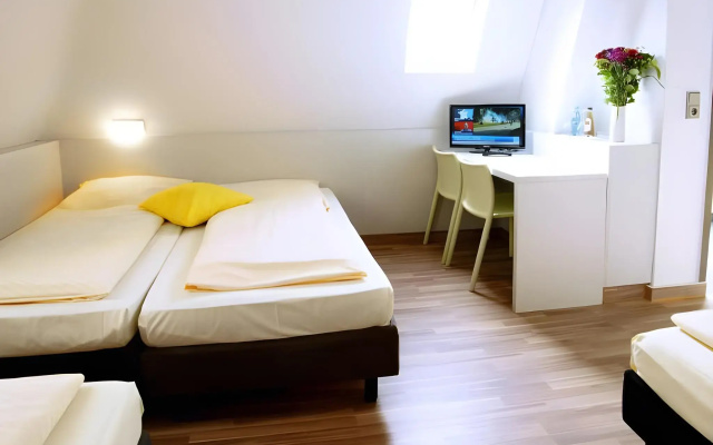 Colour Hotel
