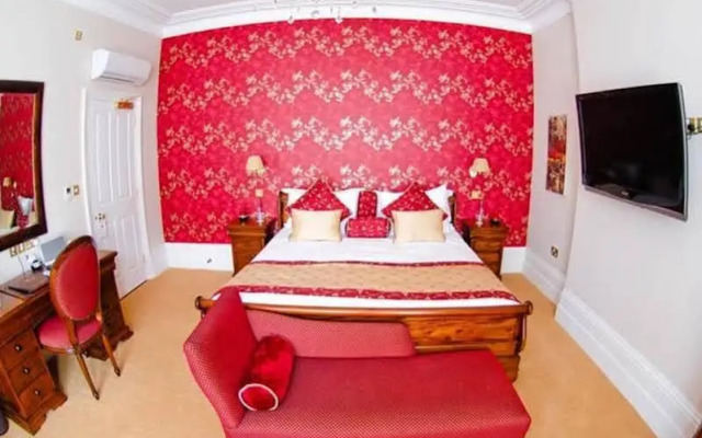 The Clarence Boutique Rooms