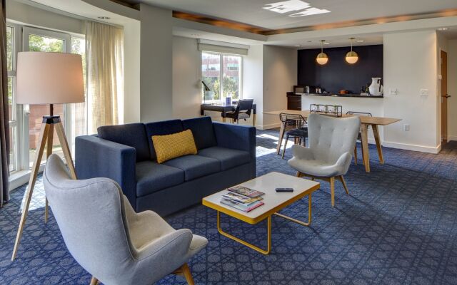 River's Edge Hotel Portland, Tapestry Collection by Hilton