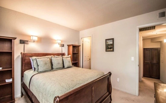 Great North Scottsdale Condo!