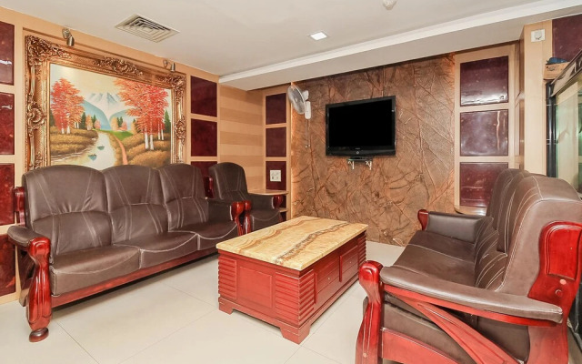 OYO 740 Hotel Suravi
