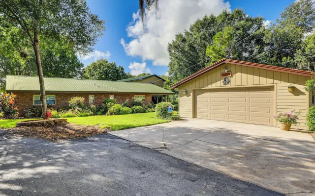 Lakefront Frostproof Vacation Rental w/ Beach!