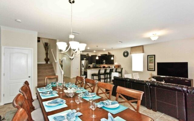 1473 Myrtlewood Street 8 Bedroom Home