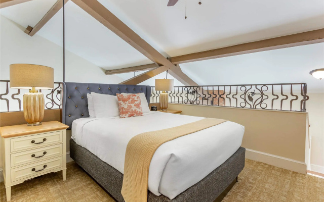 Hilton Vacation Club Lodge Alley Inn Charleston