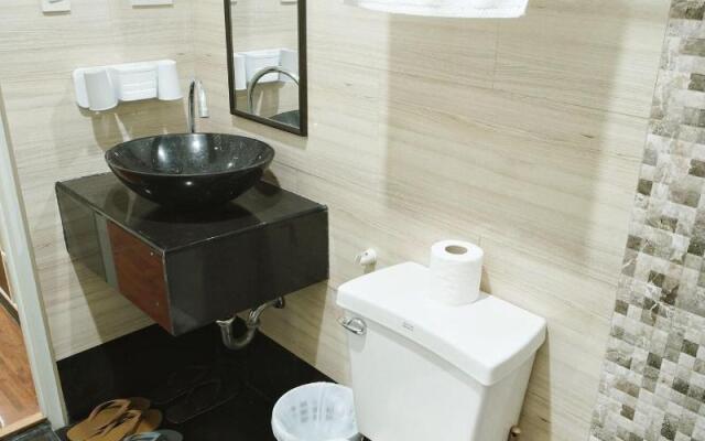 G Hotel