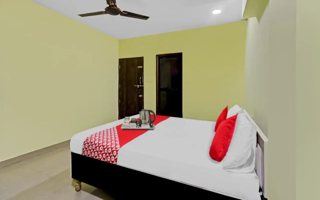 Oyo Flagship 93139 Green Lodging And Boarding