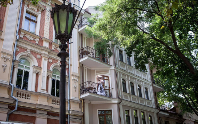 Palais Royal Hotel