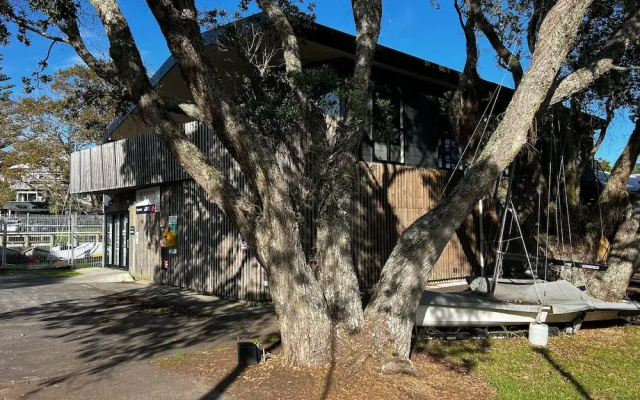 Waiake Beach Apartments