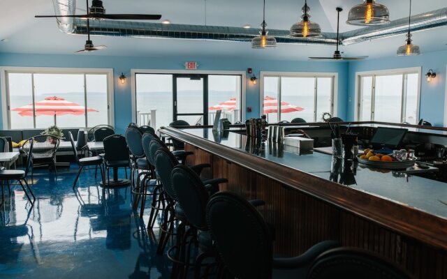 Breakers Resort & Beach Bar