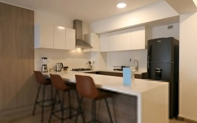 w Amazing 2BR With Balcony in Miraflores