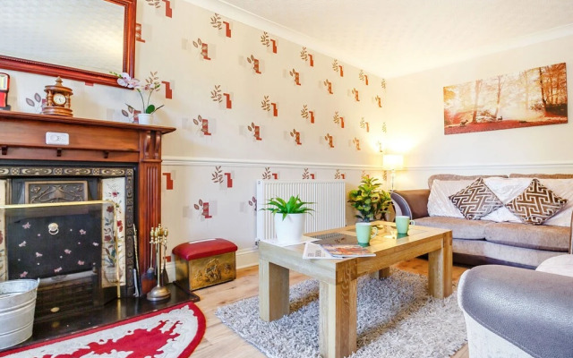 7 Dolydd Terrace
