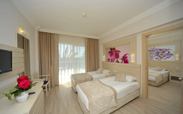 Seaden Corolla Hotel