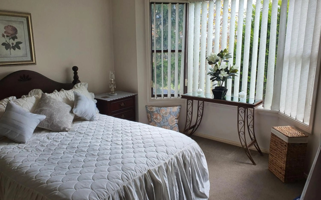 The Junction Estate COOL CALM COZY A Home N Host Property – Guest Rooms – Lithgow