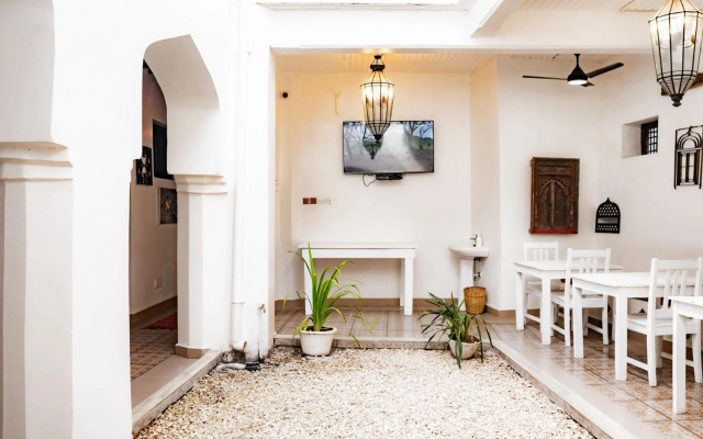 Zanzi House