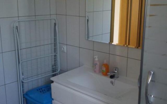 Markle - swimming pool and sunbeds - A5(2+2)