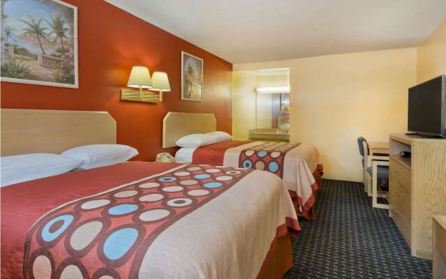 Super 8 by Wyndham Chipley