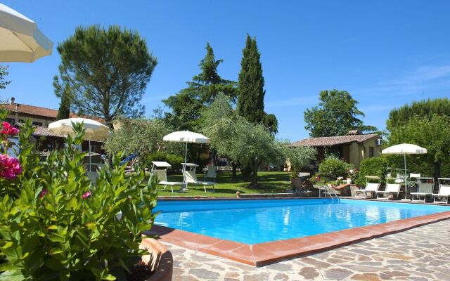 Cozy Holiday Home in Castiglion Fiorentino with Jacuzzi