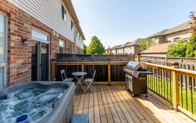 GLOBALSTAY. Modern 3-4 Bedroom Town