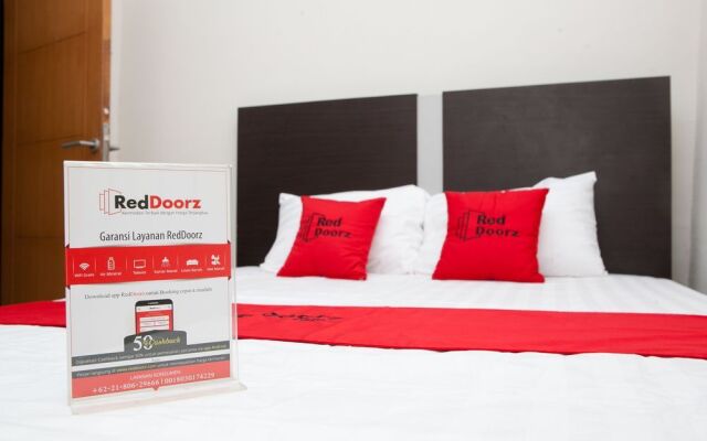 RedDoorz @ Babakan Jeruk 2