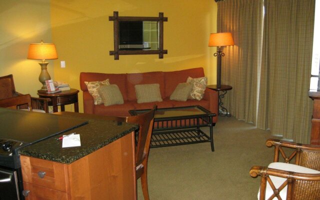Pointes North Inn