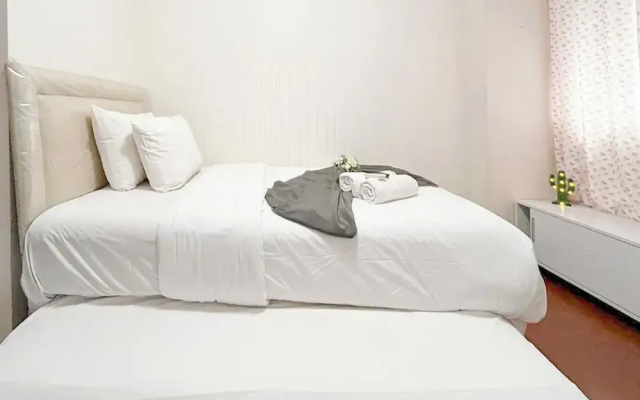 Homey Studio At Apartment Suites @Metro