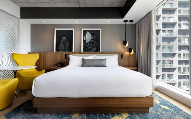 Humaniti Hotel Montreal, Autograph Collection