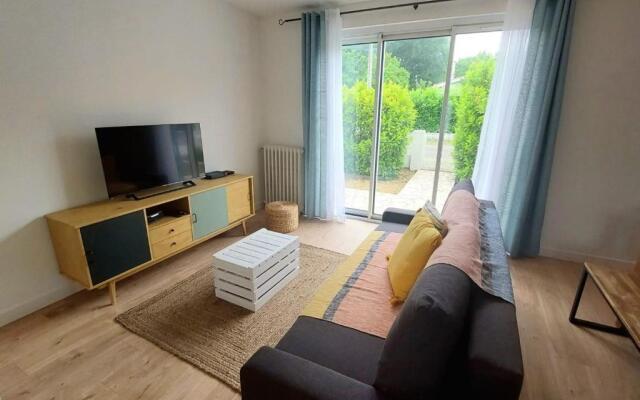 House 90 M With Pool And Garden