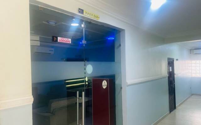 Eleventh House Hotel