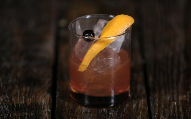 Firehouse Hostel & Lounge