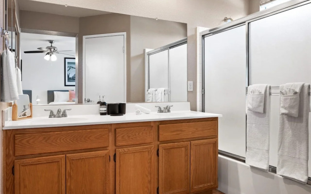 4BR-Retro Game Room-Theater-Pool & Spa