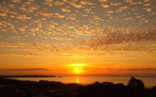 Wave Pichilemu Lodge