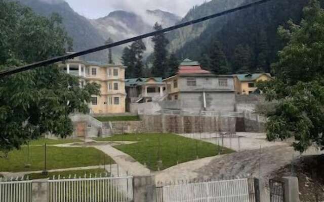 Qayam Hotel