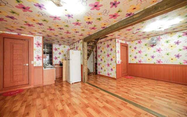 Ganghwado Lakeside & Sky Pension