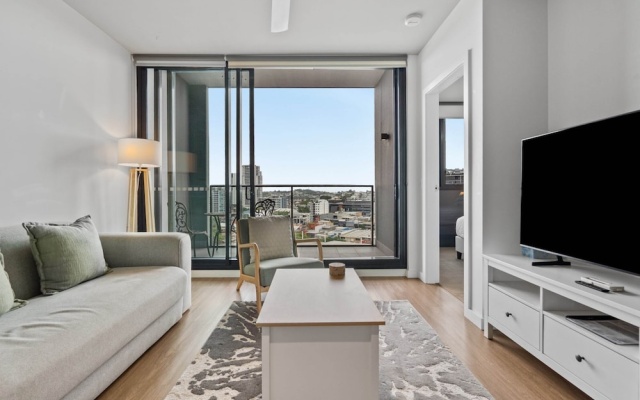Bright 2-bed Apartment in Bowen Hills – Guest Rooms – Brisbane