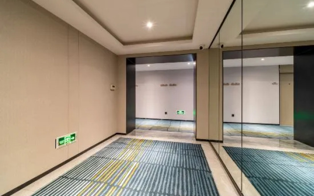 YiJu·Shangpin Hotel (Taixing Drum Tower Xintiandi Branch)