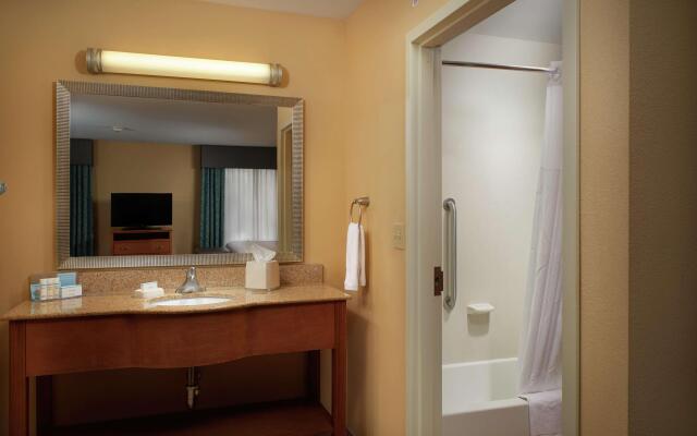 Hampton Inn & Suites Canton