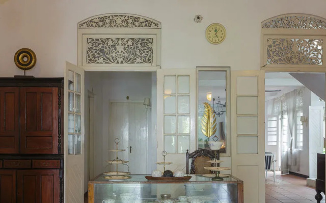 Royce Hotel