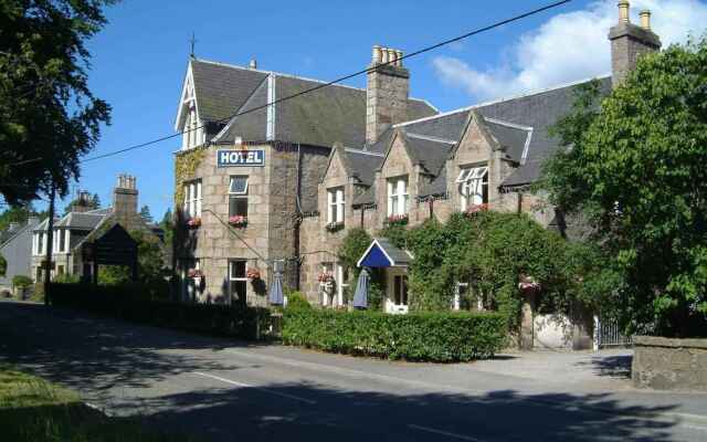 Loch Kinord Hotel