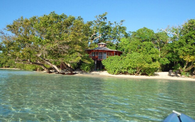 Sunrise Beach Cabanas Eco-Resort