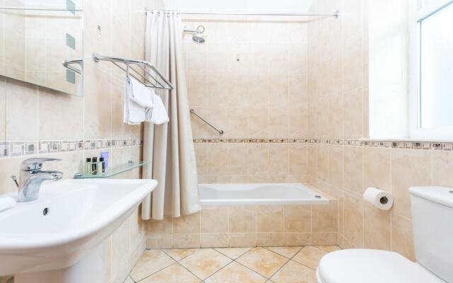 Airport View Hotel & Secret Spa