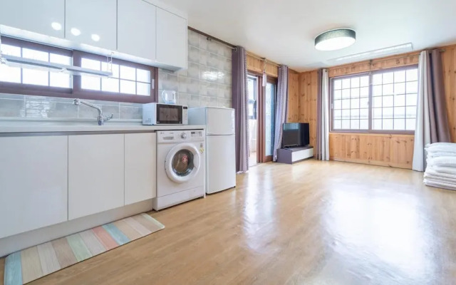 Jeju Tunanghouse Pension