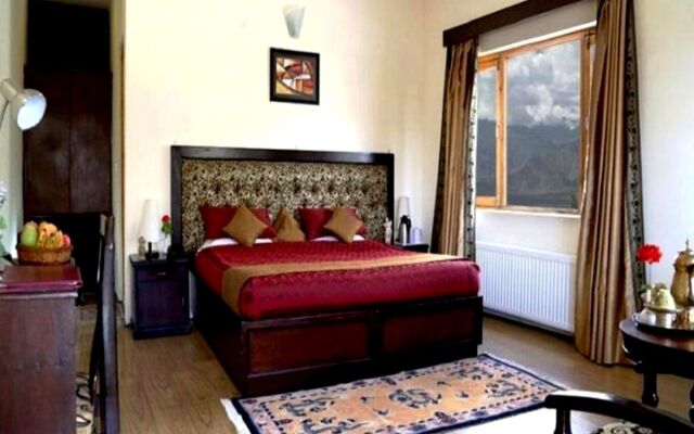 TIH Hotel Royal Palace