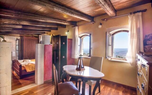 Red Villa - Fliskouni - 1 Bedroom Maisonette