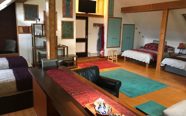 Kylemore Pass Hotel