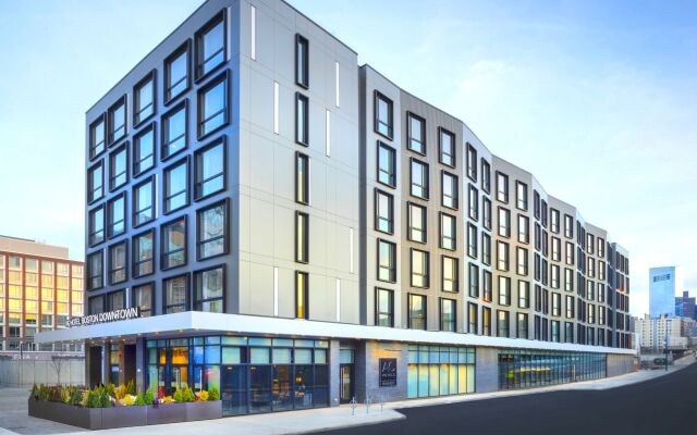 AC Hotel by Marriott Boston Downtown