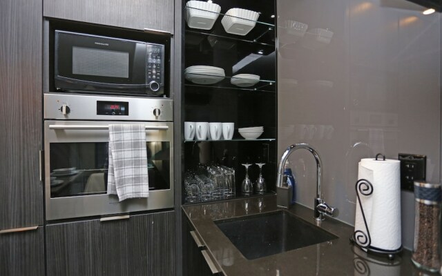 Marvelous 2 Bdrm in Downtown Toronto